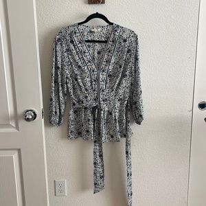 NWOT. Max Studio flowery blouse with 3/4 sleeves and part of back is elastic.